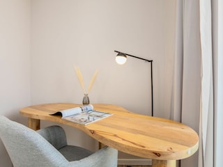 Schreibtisch im Schlafzimmer 2