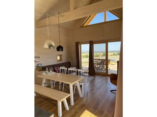 Wohnbereich mit Blick auf die Terasse