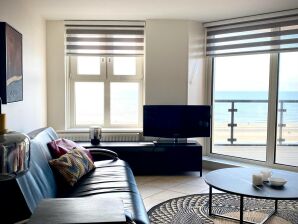 Ferienhaus Penthouse de luxe avec vue parfaite sur la mer. Balcon avant et arrière