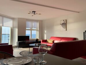 Ferienhaus Lussuoso attico con vista mare perfetta. Balcone anteriore e posteriore.