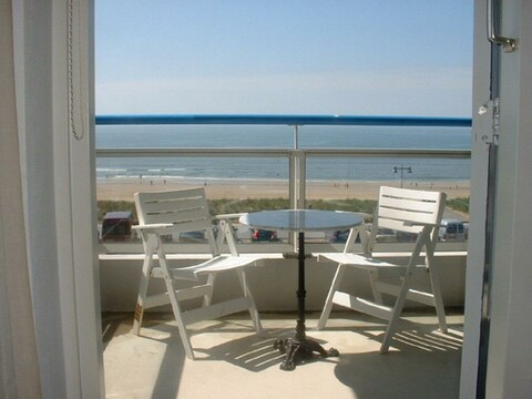 Casa per le vacanze Bellissimo appartamento con vista mozzafiato sul mare,sulla spiaggia e sul viale