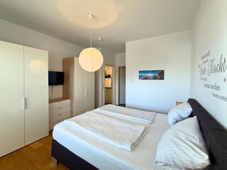 Schlafzimmer mit Doppelbett