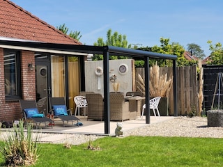 Terrasse und Grillplatz