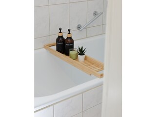 Badezimmer mit Ausstattung