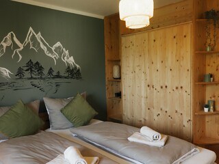 Schlafzimmer mit Grundausstattung