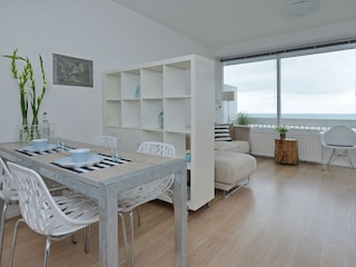 Esstisch und Wohnzimmer