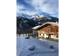 Langrieshof Außenansicht im Winter