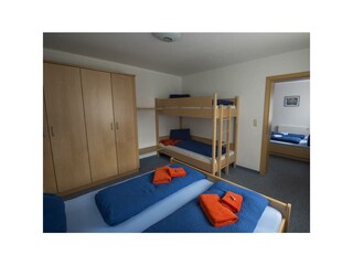 2. Schlafzimmer Wg.1