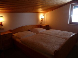 Hochalm Kinder-Schlafzimmer mit Dachschräge