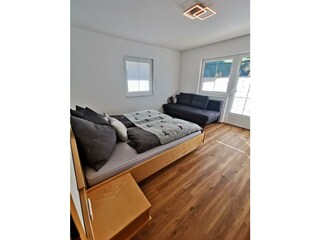 Schlafzimmer 2 mit Doppelbett und Schlafsofa