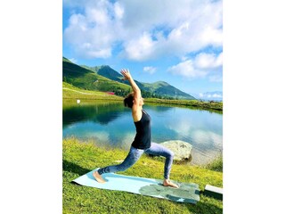Yoga am Berg