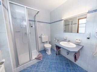 Standard-Badezimmer_HotelGrimming
