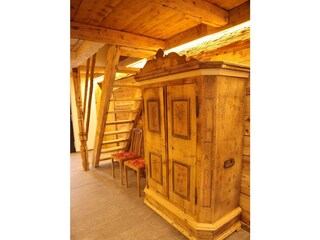 Vorraum mit Holzschrank im Appartement Panorama