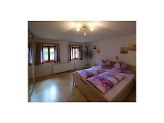 Großes Schlafzimmer Ferienwohnung Sonnblick