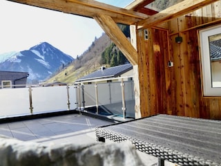 7741B794-5822-4346-B71B-88B20EC03F48