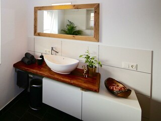 EF8D8FC5-B856-416E-9099-9CBF0627CEA1