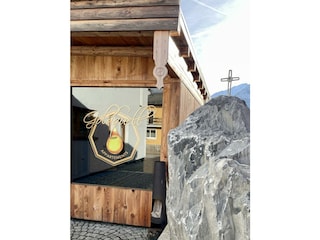 A2598CDD-EC4C-4168-A99B-694B964087DB