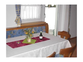 Eckbank-Blick zur Terrasse