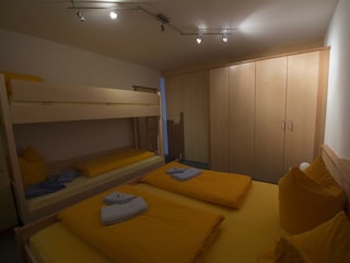 Schlafzimmer Wg. 2