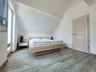 Schlafzimmer 2 OG