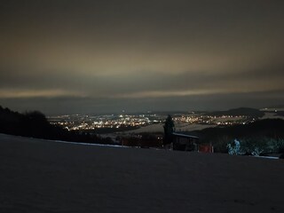 Blick unmittelbar neben der Unterkunft ins Tal