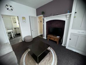 Apartment Belvilla Russel Court Hotel | Standard Triple - Ilfracombe - image1