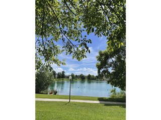 Der malerische Schlosssee in Salem