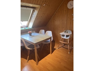 Die Küche mit Essbereich