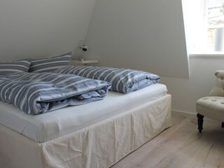 Schlafzimmer 2, Doppelbett 180 x 200