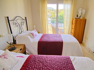 Holiday park La Mairena Features 16