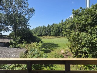 Blick vom Balkon auf das große Feld