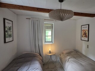 Schlafzimmer mit 2 Betten