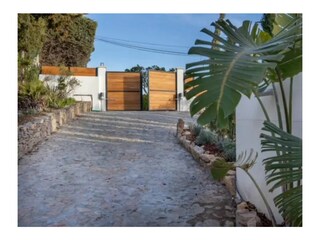 Villa totalement clos et parking