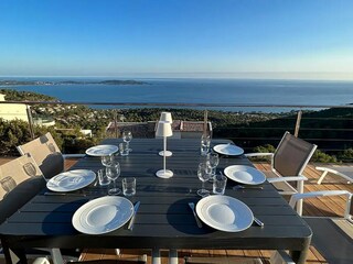 Terrasse vue mer incroyable bassin de nage