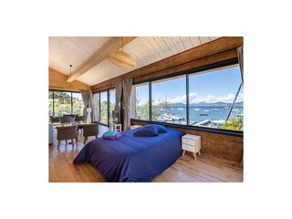 Le lit donnant sur la mer