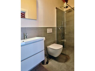 Badezimmer (in Gästezimmer)
