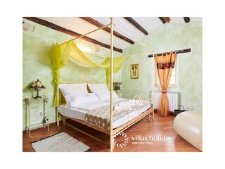 Villa Ladrovići Features 18