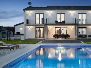 Modern Villa Dolce Bacio in Kavran