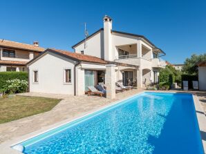 Charming Villa Nira, near Višnjan, Istra