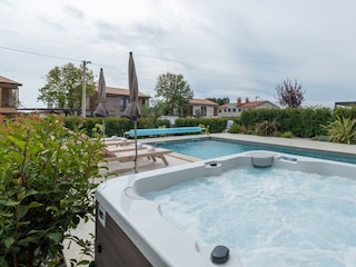 Jacuzzi