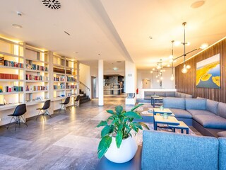 Lobby mit Rezeption