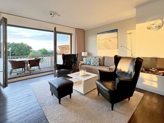 Wohnzimmer und Balkon