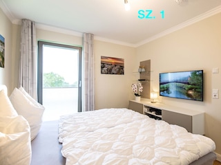 Schlafzimmer 1