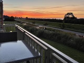 Sonnenuntergang vom Balkon