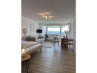 Wohn- & Schlafzimmer