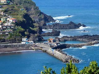 Seixal-li. sandy beach, right natural swimming pool
