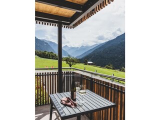 2B689678-852A-4C94-87B5-1C4F7C72FD29