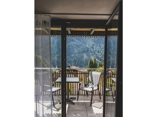 85555389-F400-4580-AC02-5F43172E7AEB