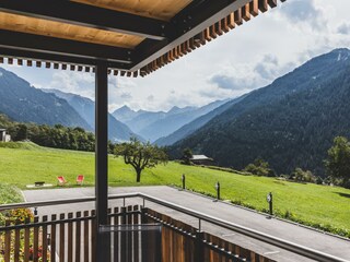 A1B727A2-6800-48E7-B003-28ECE5C6236A