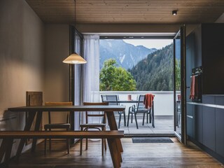 296E7537-06FF-4078-ACA8-B04126E71A18